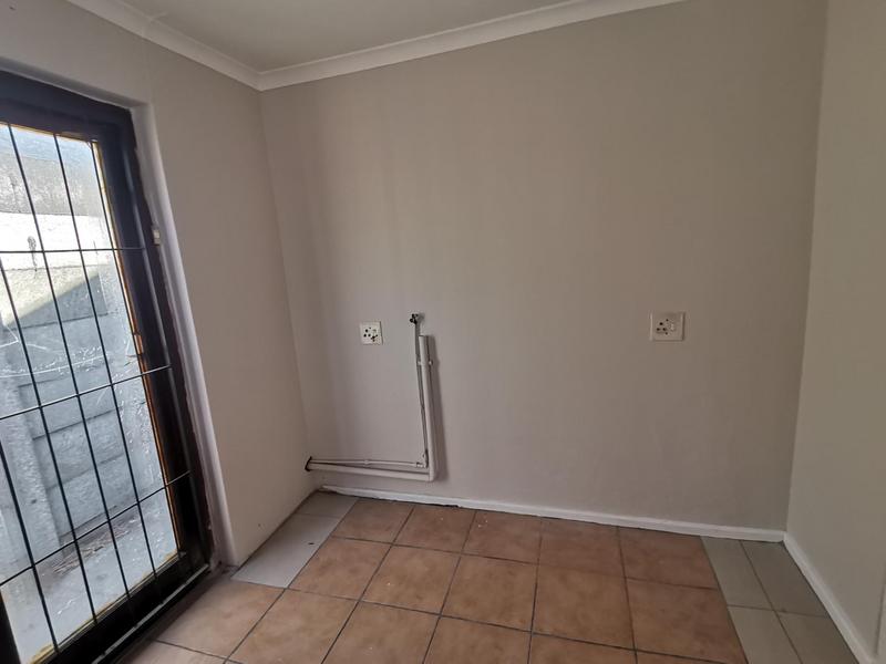 To Let 2 Bedroom Property for Rent in Electric City Western Cape